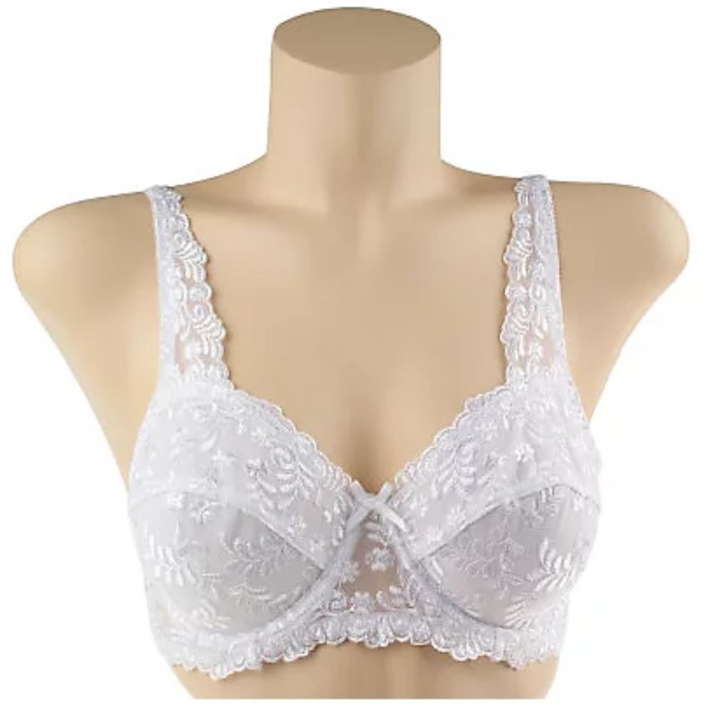 NWOT Breezies Comfort Lace Bra